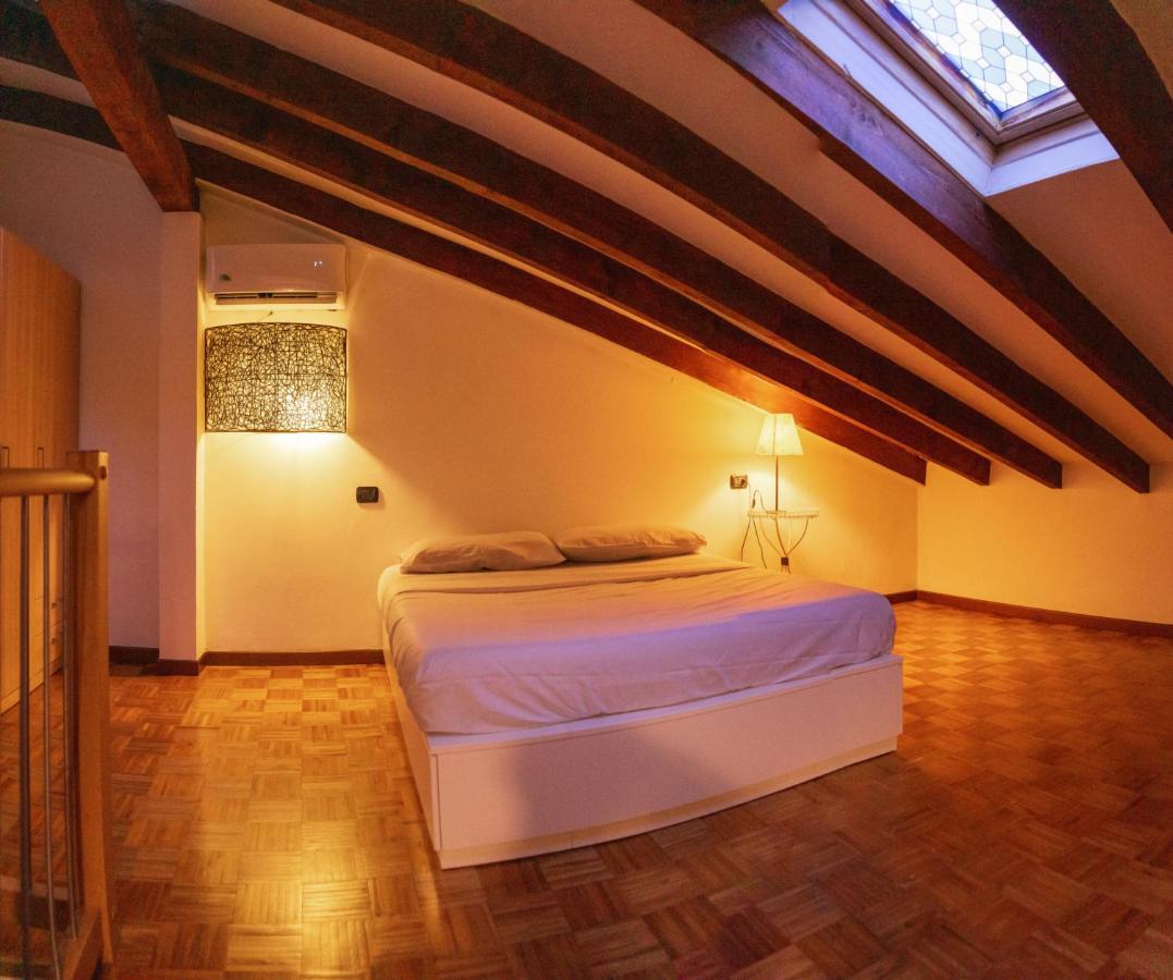 La Casa Di Ale Leilighet Lecco Eksteriør bilde